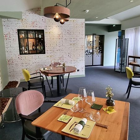 Le Carre D'Alethius Logis Hotel Restaurant Charmes-sur-Rhone Exterior photo