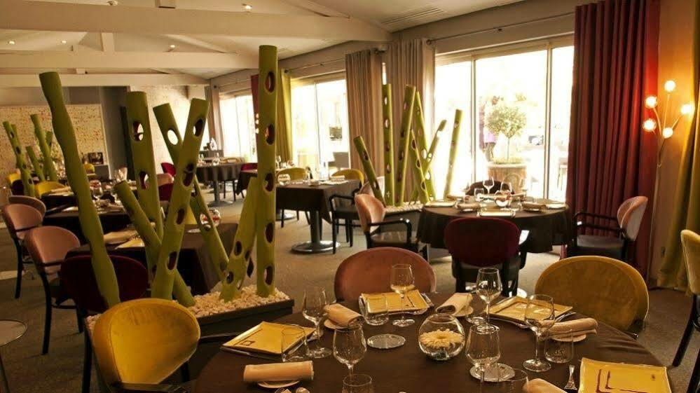 Le Carre D'Alethius Logis Hotel Restaurant Charmes-sur-Rhone Exterior photo